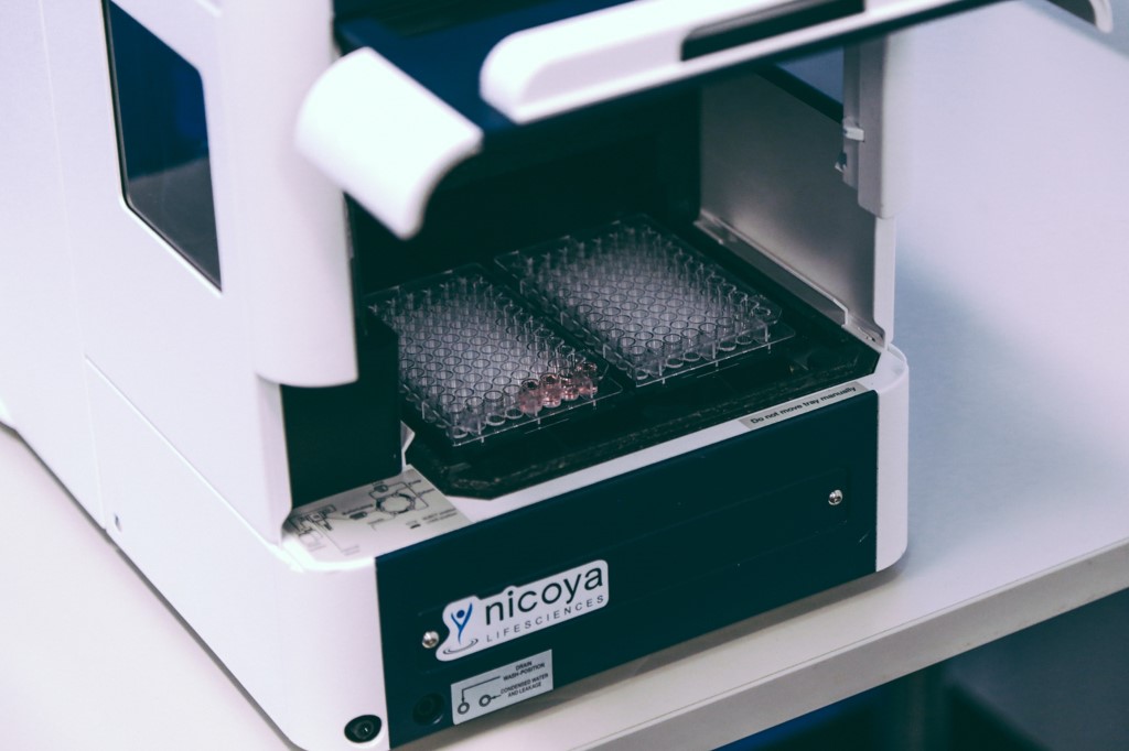 OpenSPR-XT surface plasmon resonance instrument